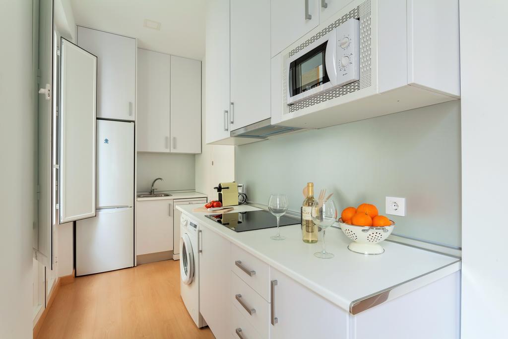 Hostly Acetres 1A Loft In City Center, Comunal Terrace, Fibre,Parking Optional Sevilla Buitenkant foto