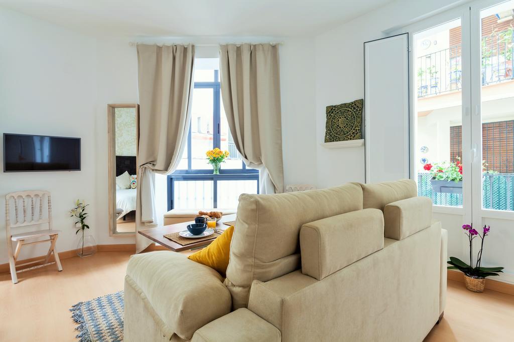 Hostly Acetres 1A Loft In City Center, Comunal Terrace, Fibre,Parking Optional Sevilla Buitenkant foto