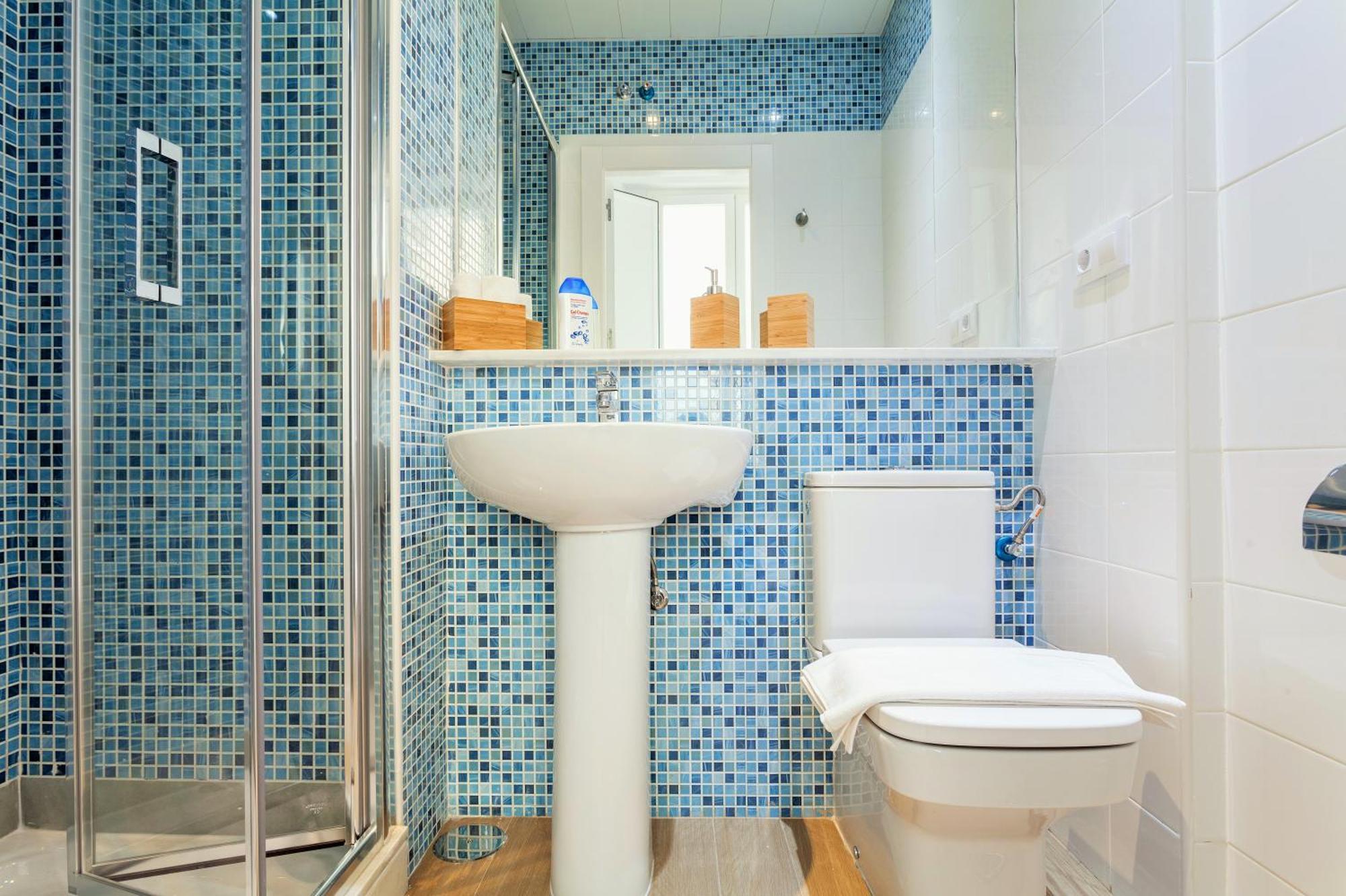 Hostly Acetres 1A Loft In City Center, Comunal Terrace, Fibre,Parking Optional Sevilla Buitenkant foto