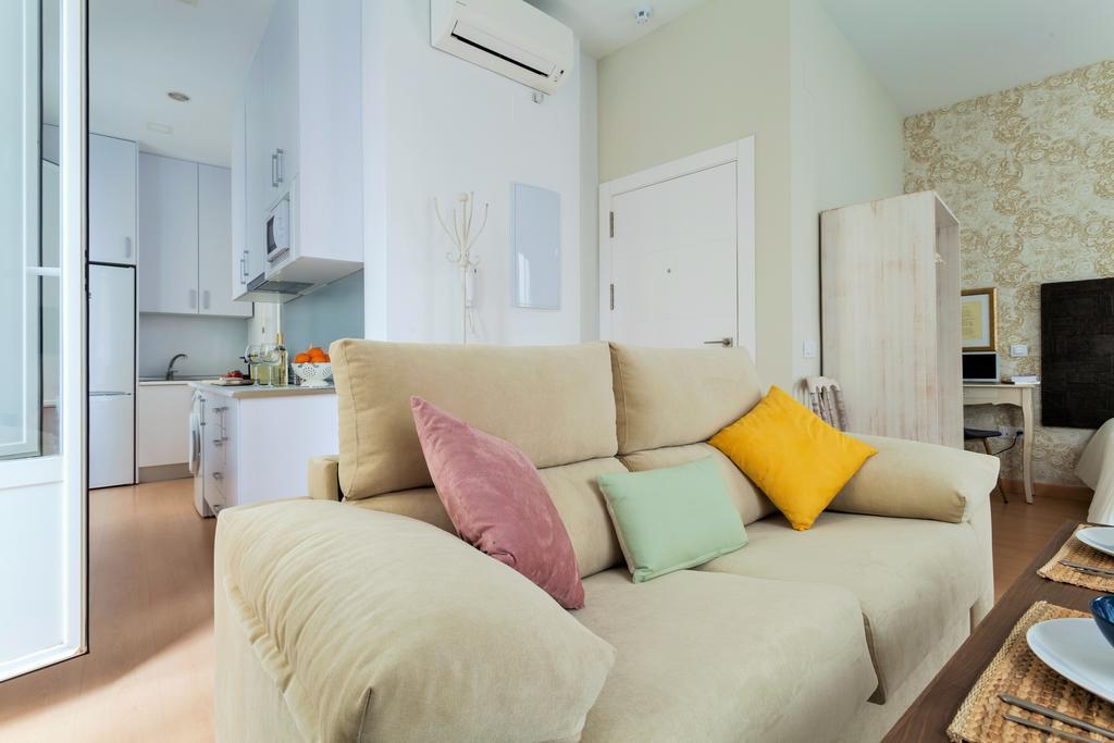 Hostly Acetres 1A Loft In City Center, Comunal Terrace, Fibre,Parking Optional Sevilla Buitenkant foto