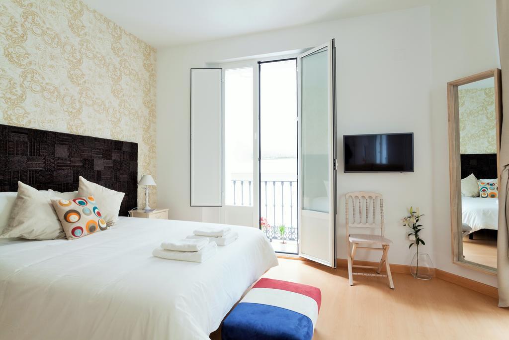 Hostly Acetres 1A Loft In City Center, Comunal Terrace, Fibre,Parking Optional Sevilla Buitenkant foto
