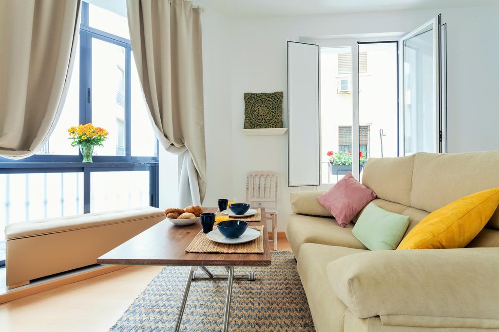 Hostly Acetres 1A Loft In City Center, Comunal Terrace, Fibre,Parking Optional Sevilla Buitenkant foto