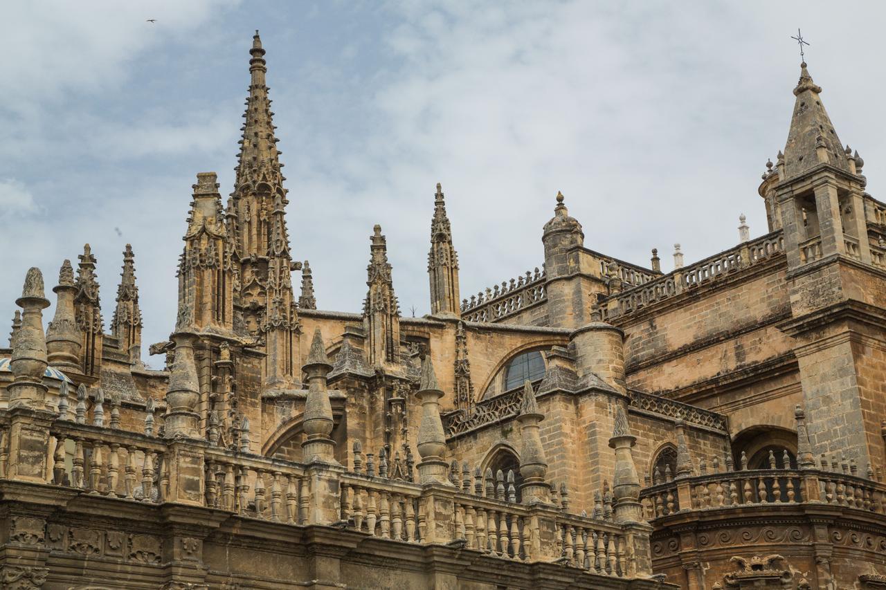 Hostly Acetres 1A Loft In City Center, Comunal Terrace, Fibre,Parking Optional Sevilla Buitenkant foto