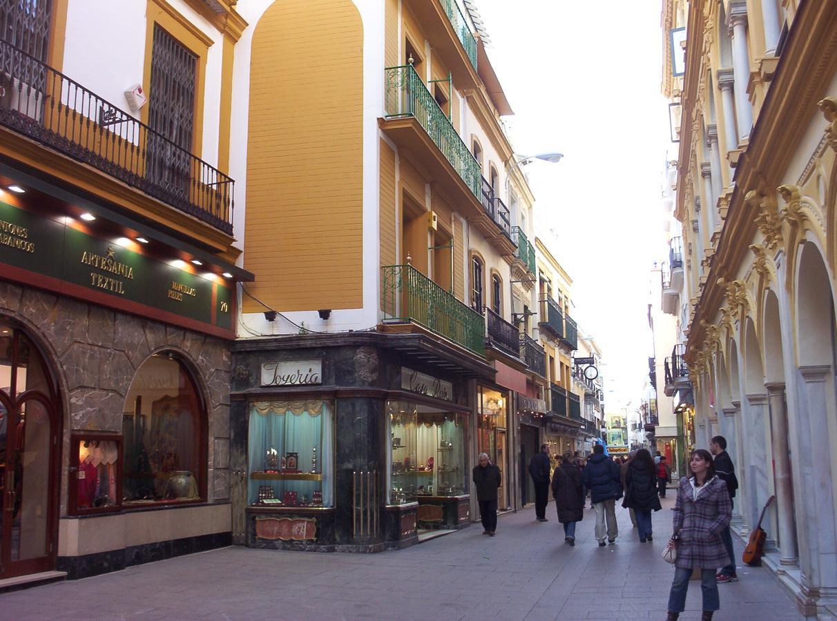 Hostly Acetres 1A Loft In City Center, Comunal Terrace, Fibre,Parking Optional Sevilla Buitenkant foto
