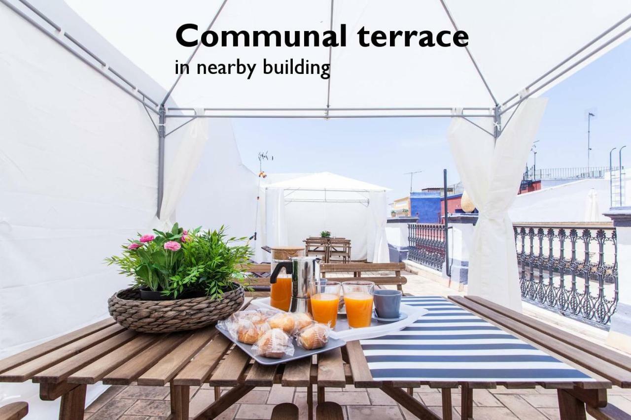 Hostly Acetres 1A Loft In City Center, Comunal Terrace, Fibre,Parking Optional Sevilla Buitenkant foto