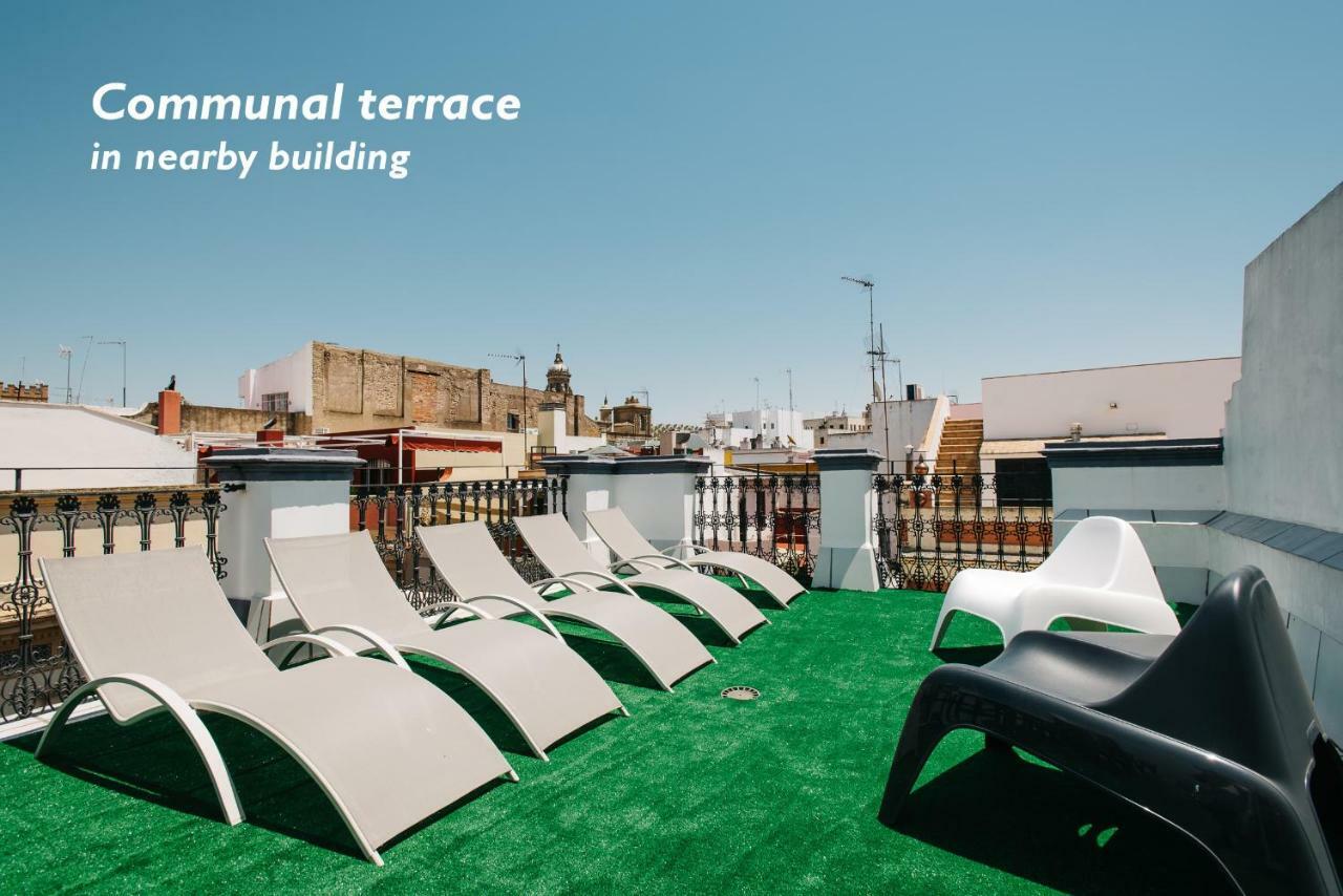 Hostly Acetres 1A Loft In City Center, Comunal Terrace, Fibre,Parking Optional Sevilla Buitenkant foto